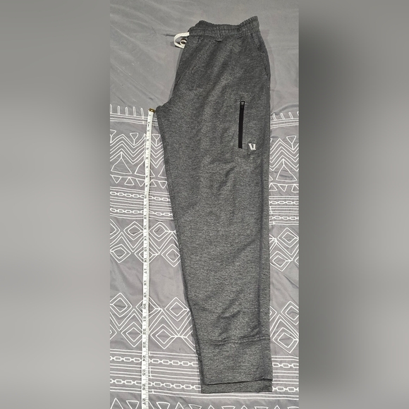 SOLD!!!!! Vuori Sunday Performance Grey Joggers Size Large - Picture 3 of 6